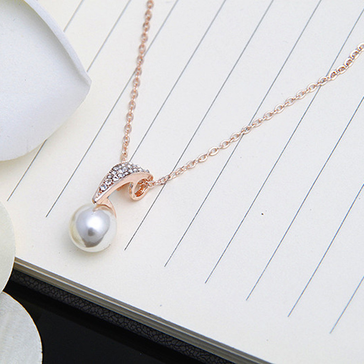 Exquisite pendant, beautiful water drop full diamond pearl necklace, high-end water diamond pearl necklace, bridal set N3356 Application Scenario