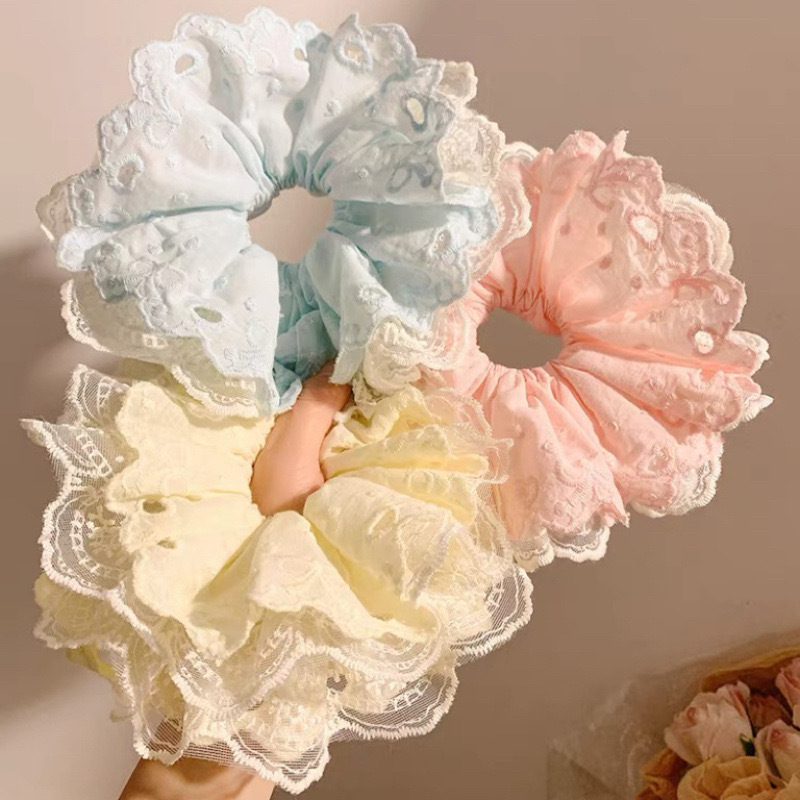 French heart lace fringed large intestine hair tie, a woman's high-end and elegant style, super fairy-like bun hair tie full figure