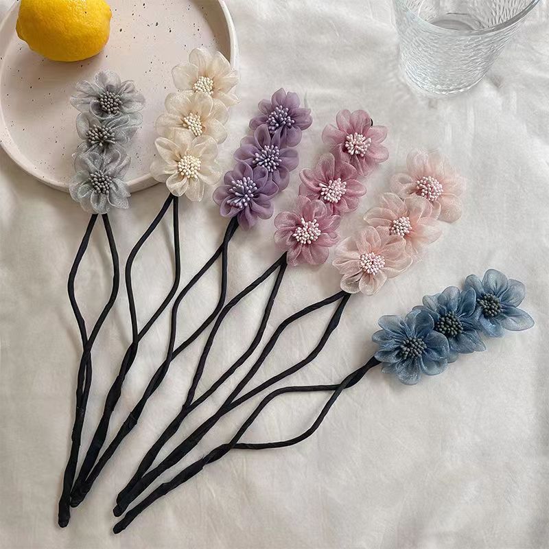 Ougensha flower hairpin, bun headwear, versatile and fluffy flower bud hair, a lazy girl's hair styling tool, hairpin Application Scenario