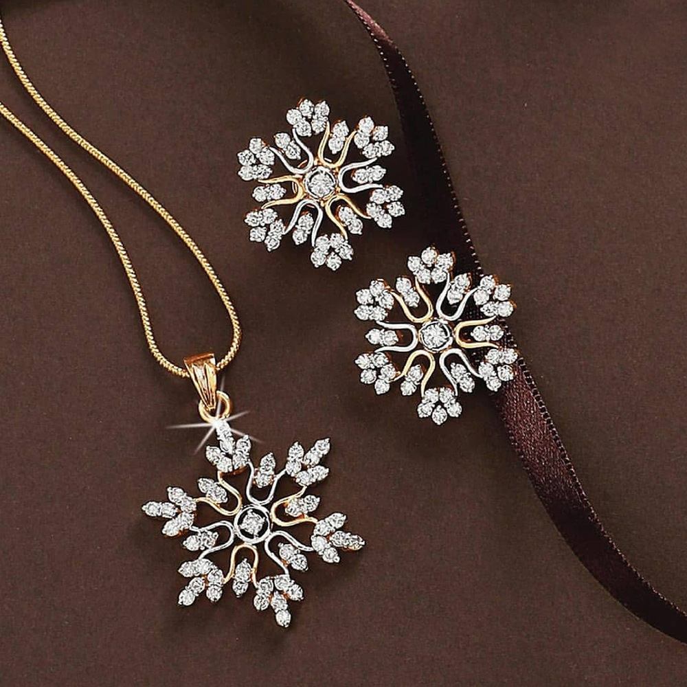 The new cross-border set of jewelry features a simple and elegant style. It is a full-diamond alloy snowflake necklace with stud earrings and is a gift for the Qixi Festival full figure