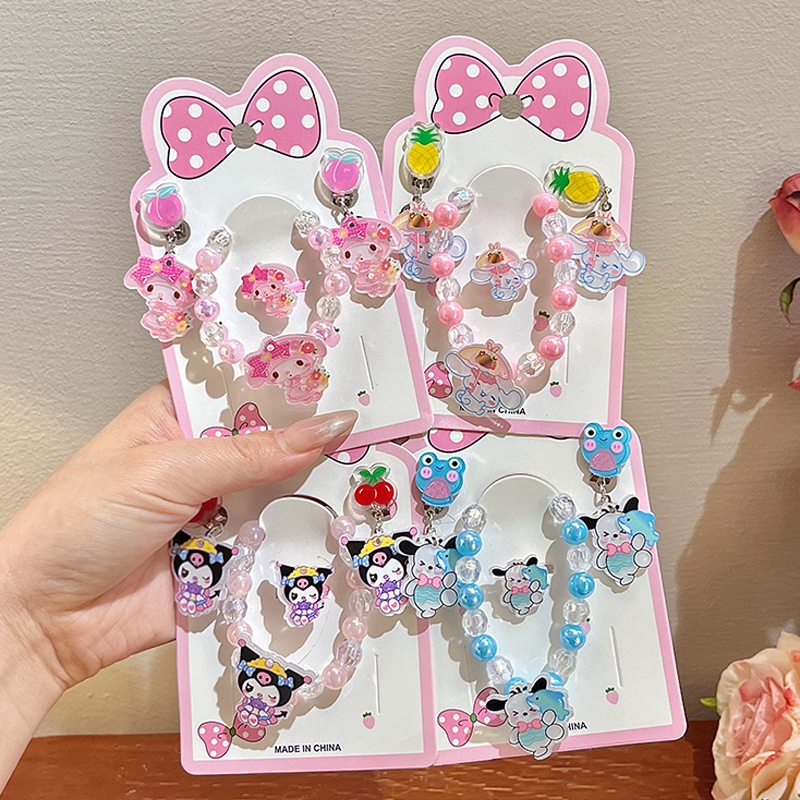 New princess rings, cartoon cute little girl rings, children's ear clips, earrings, bracelets, strings, accessories and jewelry details Picture