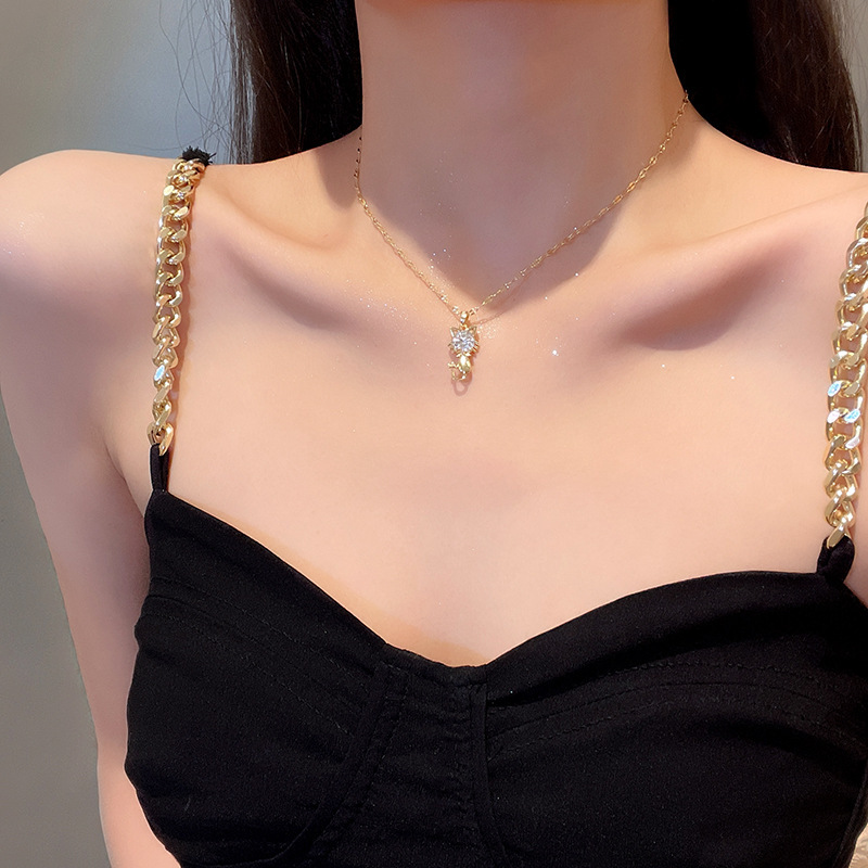 Ins-style cute little cat pendant, titanium steel necklace, super flash zircon, versatile collarbone chain, niche girl accessories details Picture