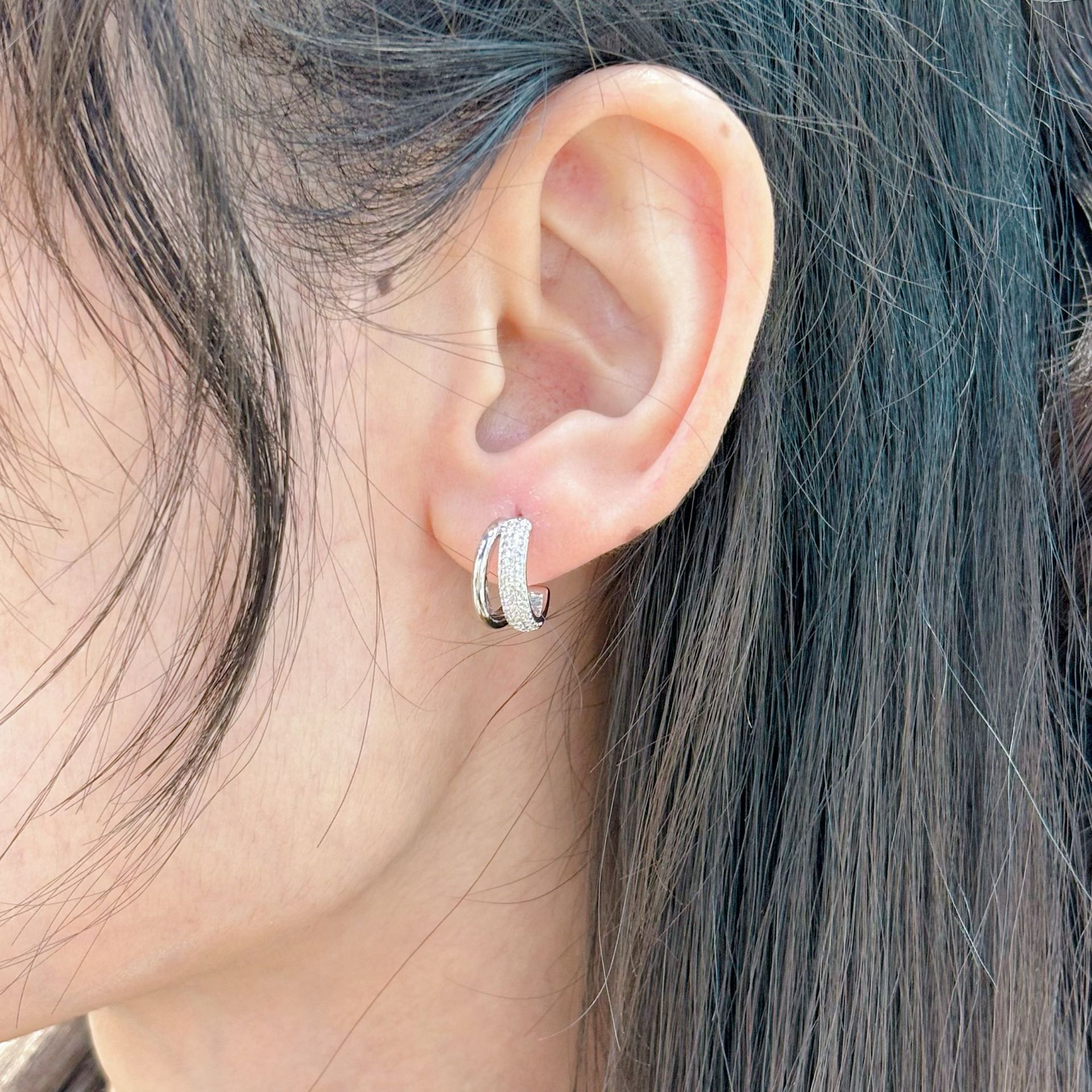 925 Silver Needle, Dongdaemun, South Korea, light luxury, exquisite, small and high-end stud earrings, fashionable and individual, 2025 new trend details Picture