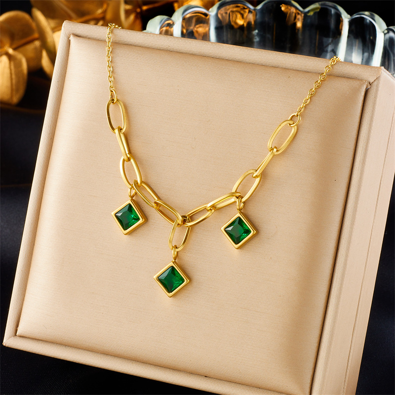 European and American fashionable and simple design, gold-plated titanium steel diamond-encrusted square accessory pendant chain necklace full figure