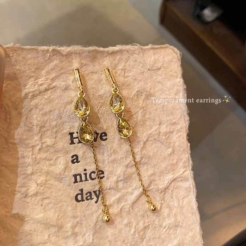 Exquisite and elegant teardrop long tassel earrings, a unique and niche design for women, fashionable, light luxury, individual and versatile earrings Specification drawing