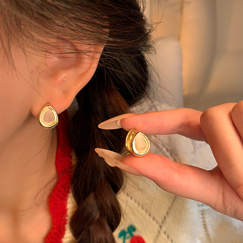 Instags-style simple double-sided teardrop ear buckle women's 2024 new best-selling, niche and light luxury earrings and commuter earrings wholesale details Picture