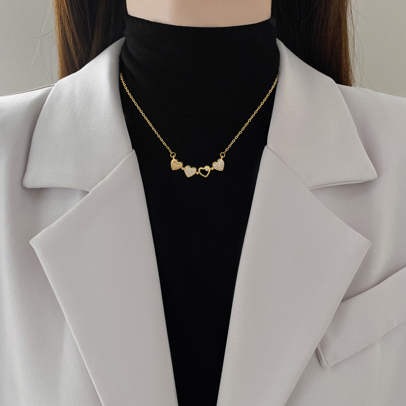【 Titanium Steel 】 New Women's necklace, a double-wear heart-to-heart opening and closing four-leaf flower full diamond, versatile collarbone chain, titanium steel details Picture