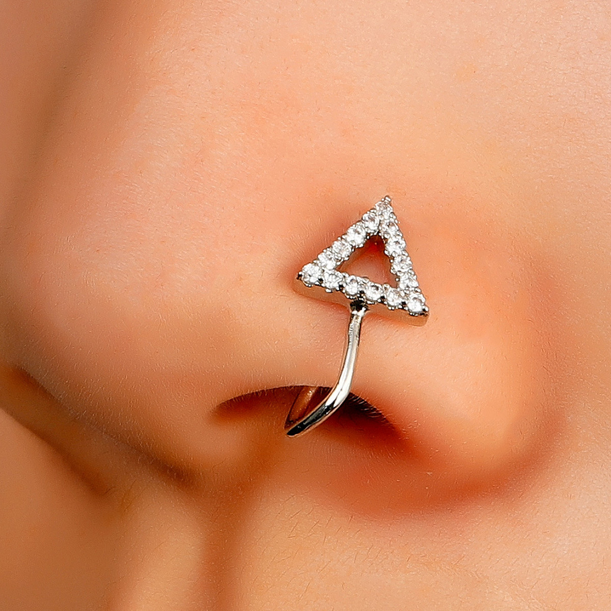 Cross-border Amazon U-shaped nose clip, European and American zircon geometric opening nose ring, fake nose stud, non-perforating puncture jewelry full figure