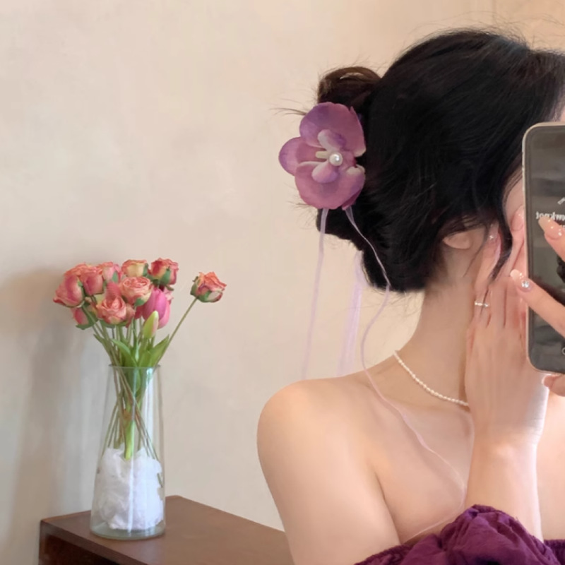 The super fairy-like Phalaenopsis flower ribbon hairpin for women's travel atmosphere, a new hair accessory for 2024 Application Scenario