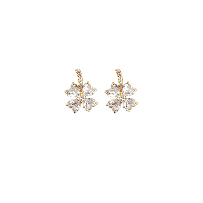 Exquisite and light luxury clover earrings, women's niche design stud earrings, 2023 new trendy and high-end earrings Item Picture
