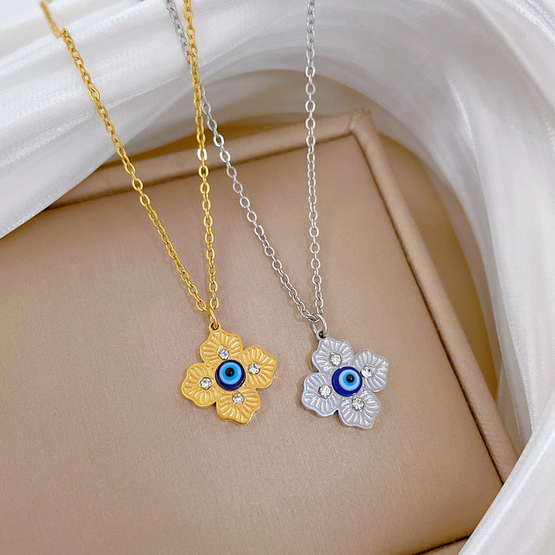 【 All-titanium Steel 】 Four-leaf clover eye slit furnace real gold necklace, female Instagram influencer collarbone chain accessory full figure