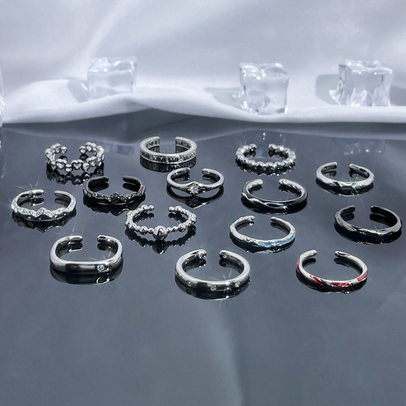 Minimalist irregular geometric plain ring open ring, a niche design for women, with a unique and fashionable style. Layered food rings full figure