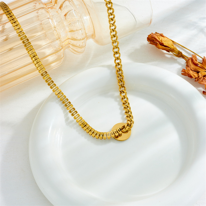 European and American fashion, individuality, and niche water diamond chain irregularly spliced round plate printed titanium steel gold-plated necklace details Picture