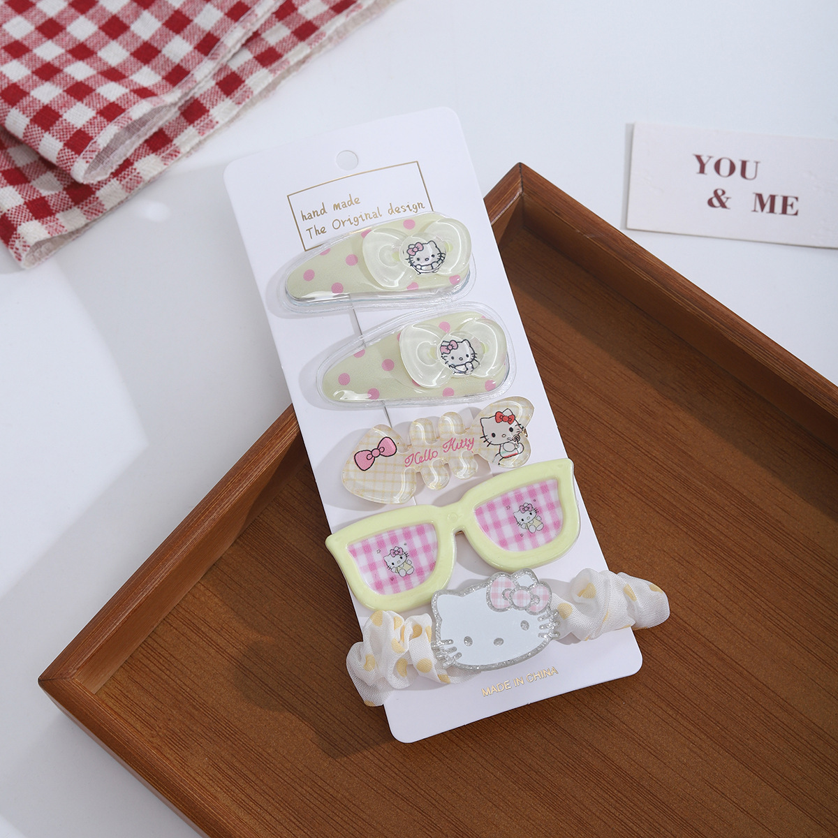 Children's glasses, flower hair clips, cute side clips, cartoon bangs, hair clippers, hair clips, girls' hair accessories Application Scenario