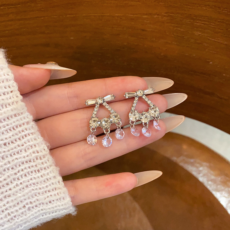 Light luxury, versatile and high-end, slightly inset zircon bow tassel stud earrings, women's super fairy-like gentle and elegant earrings and earrings Specification drawing
