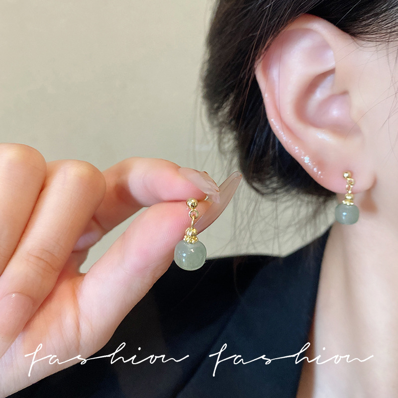 Retro jade earrings for women, with a light luxury and high-end feel, unique temperament. 925 silver needle, versatile and simple stud accessories Application Scenario