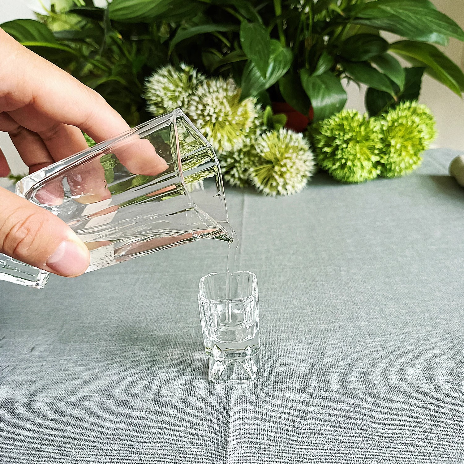 Wholesale of new square glass liquor cups, wine dividers, Chinese-style liquor cups, spirits wine dividers and one-sip cup sets Specification drawing
