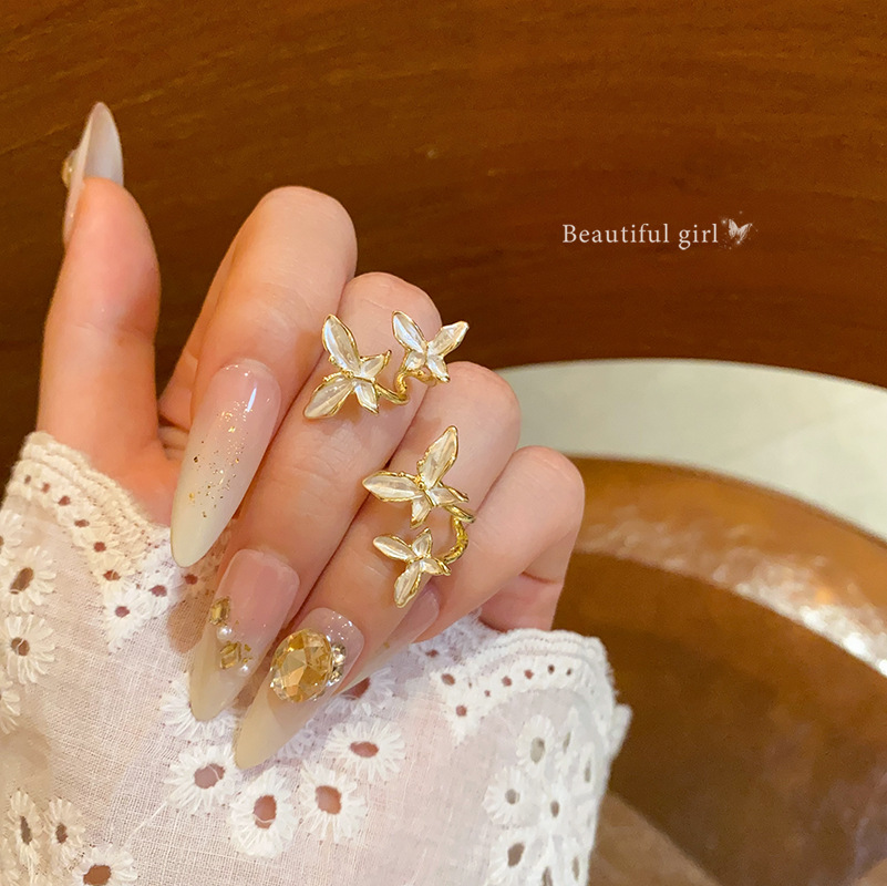 French gentle butterfly earrings for women, 2025 new style, high-end ear studs, elegant bestsellers, Internet celebrity earrings wholesale full figure