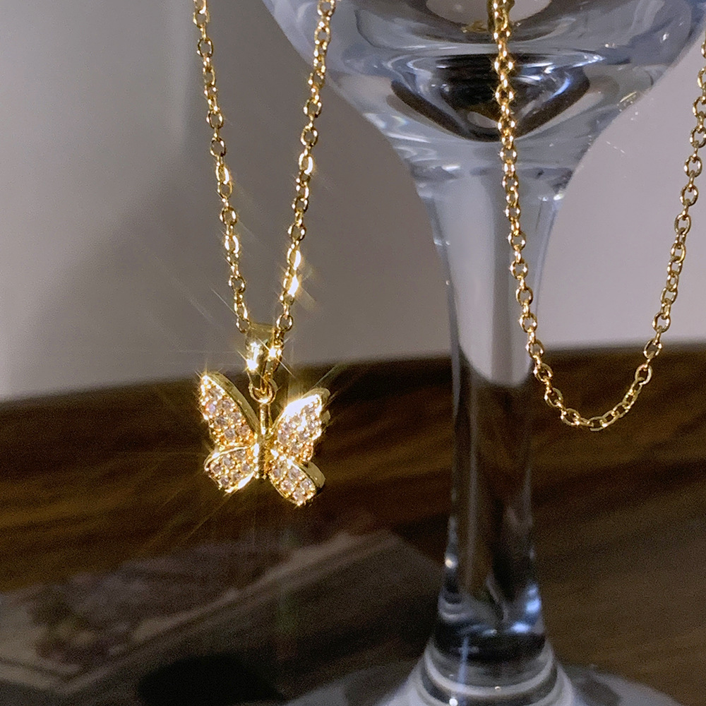 Korean inS-style golden butterfly necklace for women with diamonds, versatile and elegant collarbone chain, titanium steel, a niche internet-famous accessory details Picture
