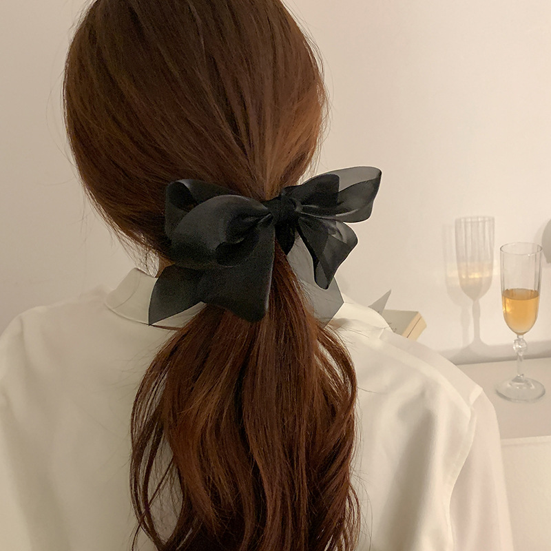Korean version of ins banana clip, vertical clip, ponytail hair clip, bow headpiece at the back of the head, fresh and elegant, elastic horizontal clip Application Scenario