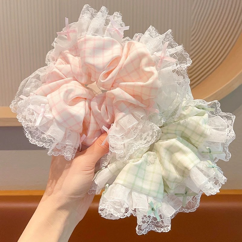 Korean-style lace blue checkered large intestine hair band, girlish and high-end hair accessory, large hair tie and headwear Application Scenario