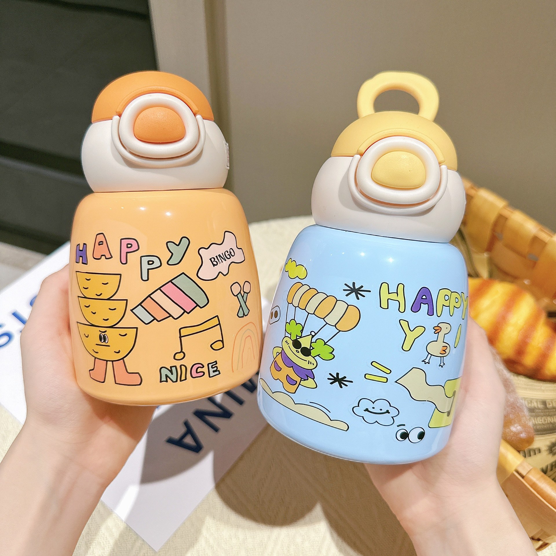 Cute thermos cups, cartoon graffiti, student bellies, straw cups - join hands to enhance your appearance level. Fashionable portable cups full figure