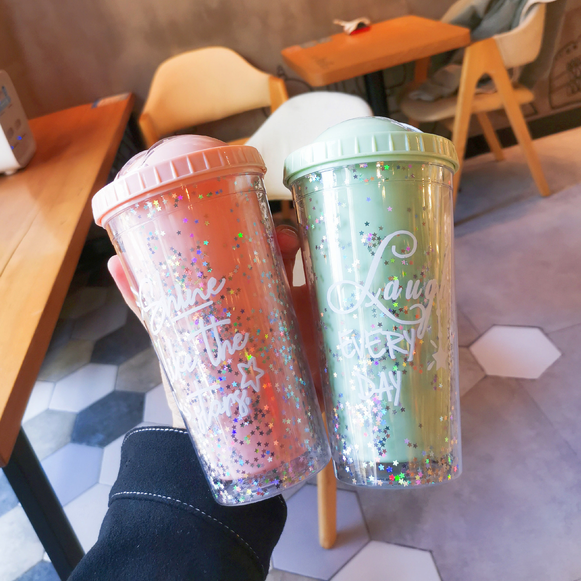 The popular Korean double-layer plastic cup with a straw, dreamy sequined water cup, couple student summer juice cold ice cup Specification drawing