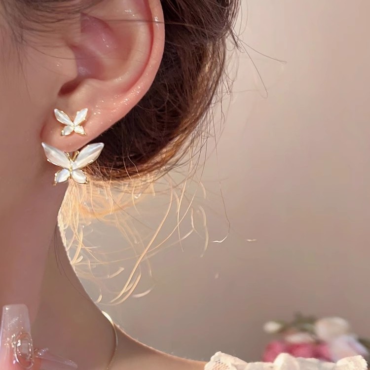 French-style high-end glazed butterfly stud earrings for women, a new 2025 forest-themed gentle and elegant earpiece Application Scenario