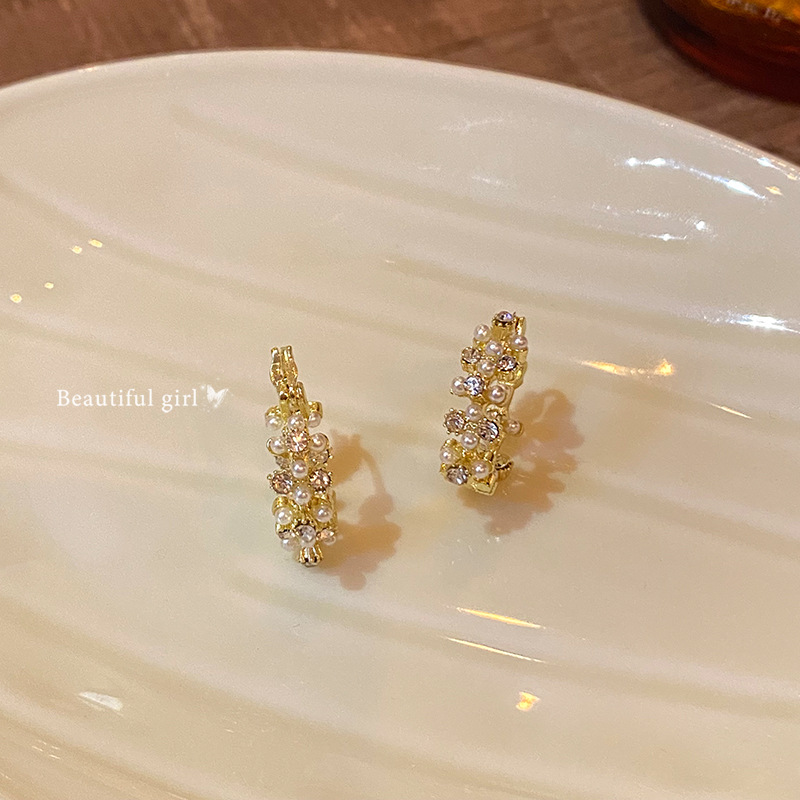 French retro pearl earring for women, light luxury and high-end feel, sparkling diamond circle earrings, fashionable and elegant new earrings wholesale Specification drawing