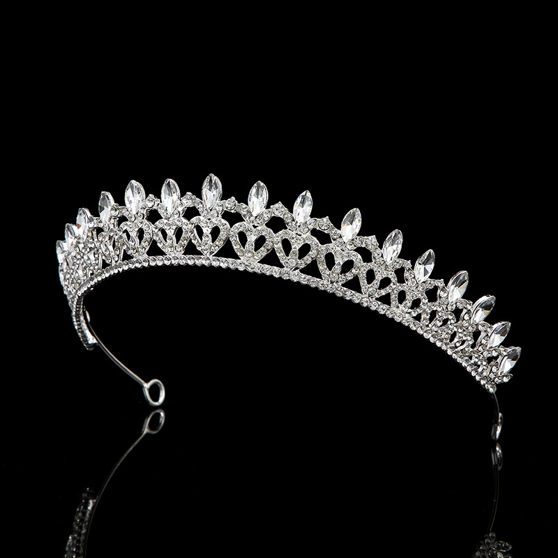 Korean-style forest-themed princess crown hair band, six-pointed star sweet water diamond crown hair accessory, wedding crown wedding hair accessory Application Scenario