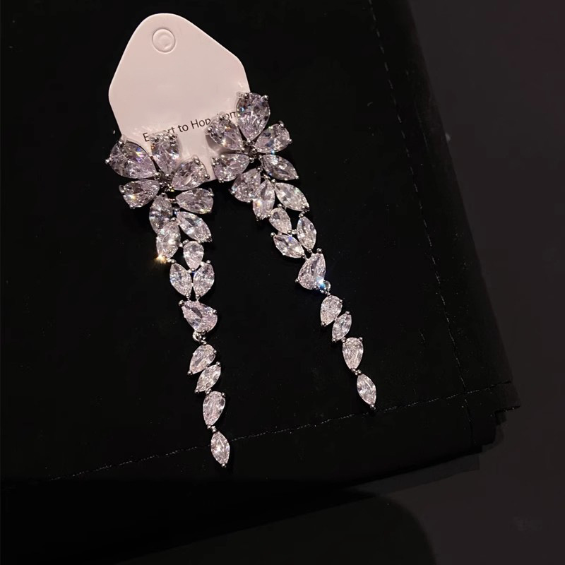Super Flash Zircon long tassel earrings, women's heavy industry style slimming and elegant stud earrings, light luxury and versatile earrings accessories wholesale Specification drawing