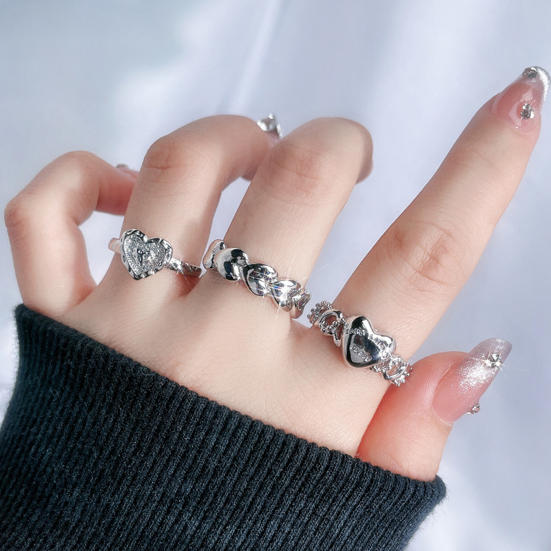 Minimalist heart-shaped plain ring open ring for women, a unique design sense, light luxury, sweet and cool, fashionable and versatile ring, autumn and winter accessories Specification drawing