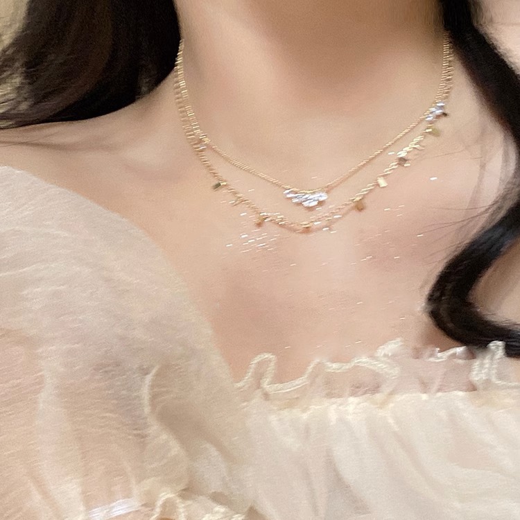 The atmosphere is at its peak! Double-layer super flash Zircon necklace, a light luxury and niche design for women's collarbone chain, a stylish necklace details Picture