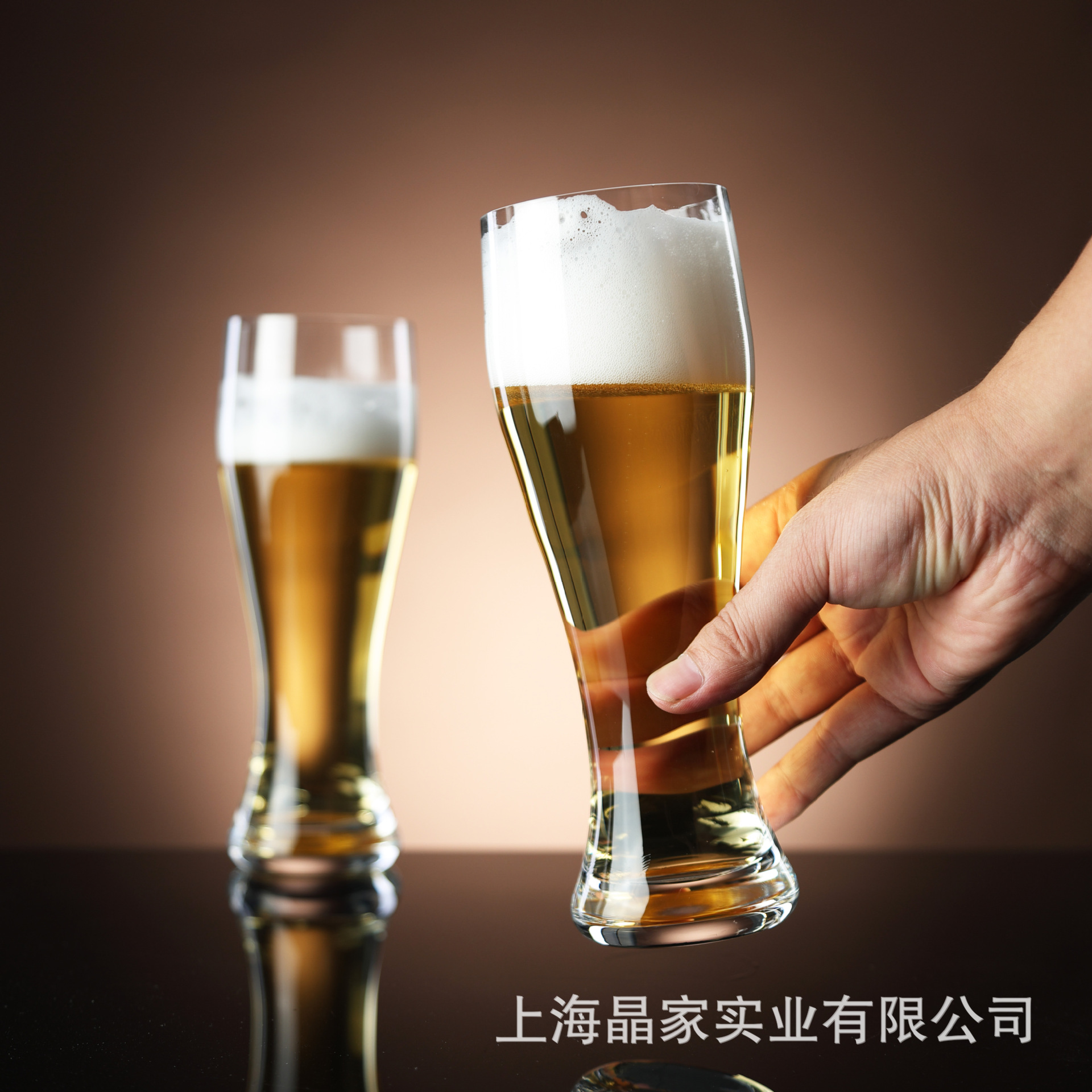 Craft beer mugs, large-capacity draft beer cups, wheat juice cups, creative glass cups, pint cups are available for wholesale with LOGO printing Specification drawing