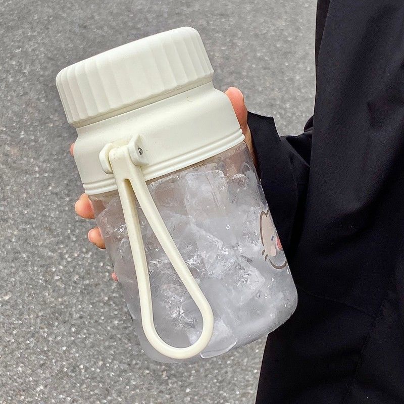 New 2025 summer portable, simple and large-capacity cup with high appearance level, student water cup for making tea, plastic water bottle for going out Application Scenario