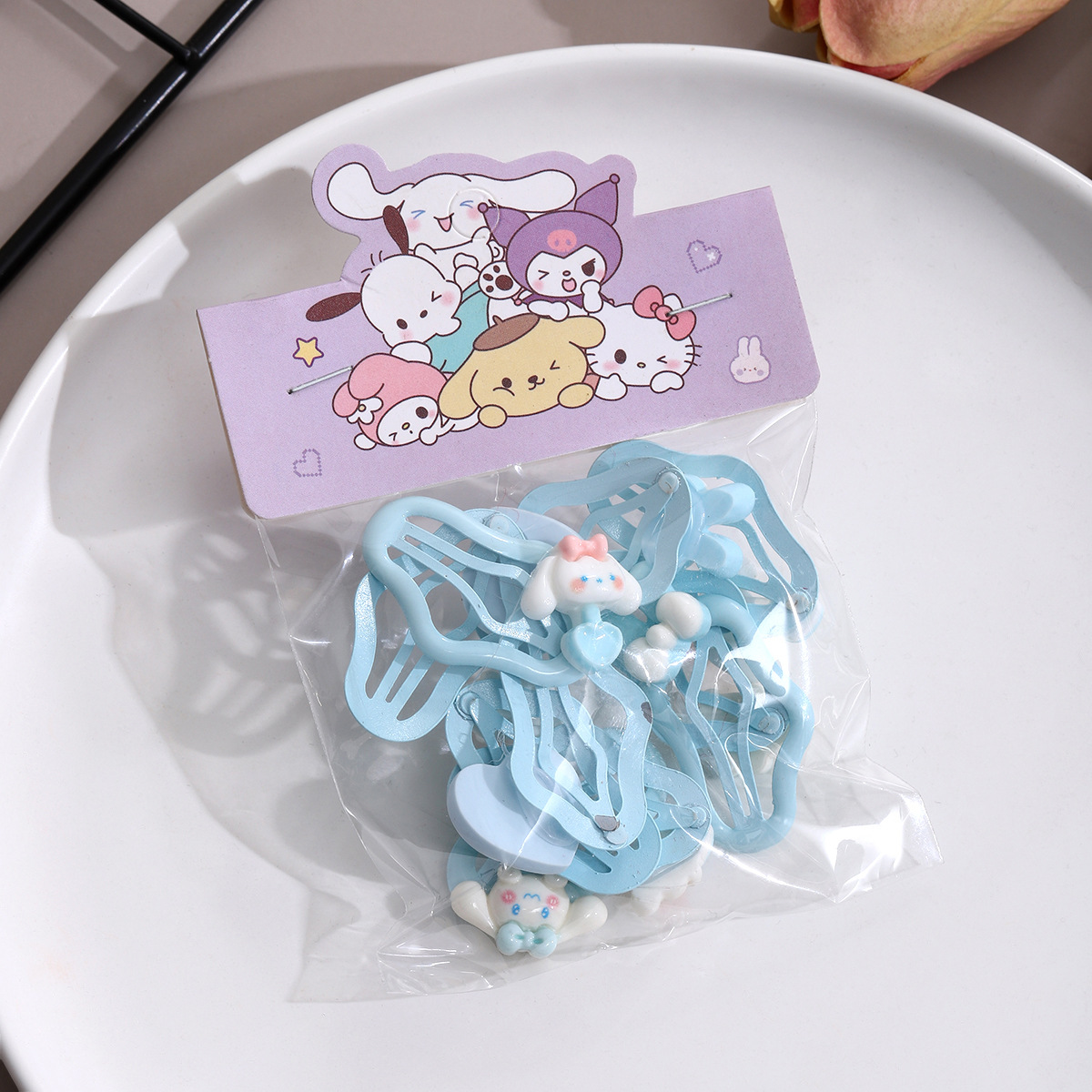 Children's hair clips, baby cloud hair clips, little girl bangs, broken hair BB clips, no damage to hair, new cartoon hair accessories for girls Application Scenario