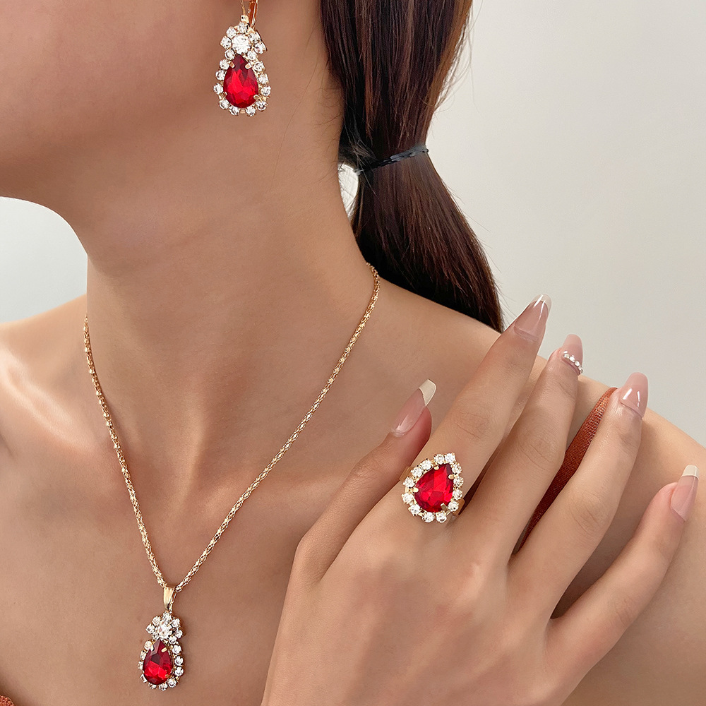 European and American ins water drop jewelry set, personalized and fashionable colorful water diamond necklace, earrings and ring set, bridal accessories Application Scenario