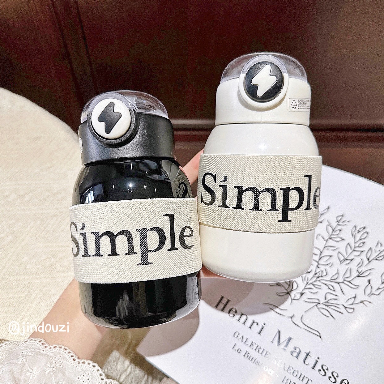 Simple and cute Xiang-style insulated cup, fashionable and chubby student water cup, pop-up lid portable girls' ins stainless steel water cup details Picture