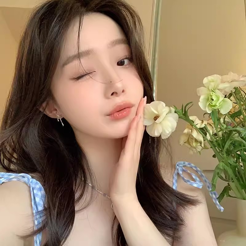 S925 Silver needle line bow earrings, a high-end, light luxury earpiece for women, a small bestseller, simple and elegant stud earrings Specification drawing