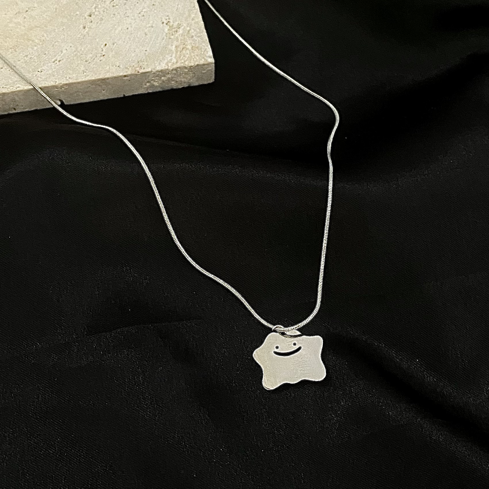Silver titanium steel monster hoodie necklace for women, 2023 new Instagram hip-hop Spice Girl sweet and cool collarbone chain accessory Application Scenario