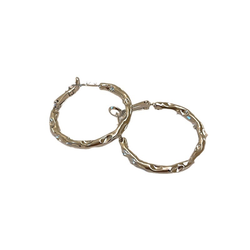 Silver texture irregular ring earrings, a sweet and cool, spicy girl style, simple and plain ring ear earrings, the same style of ear accessories as Internet celebrities Item Picture