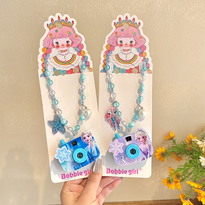 Fun cartoon projection camera imitation children's beaded necklace pendant Elsa Princess glowing toy birthday present Specification drawing