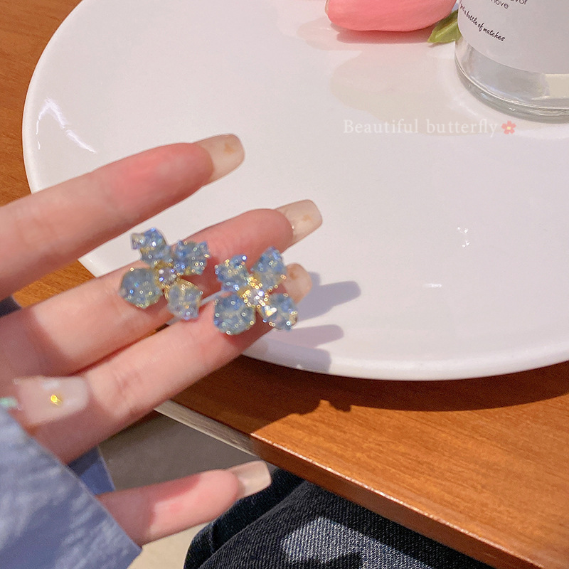 S925 Silver Needle Super Ethereal Gradient Crystal Flower Earrings for Women, a niche high-end design sense, versatile earrings wholesale full figure