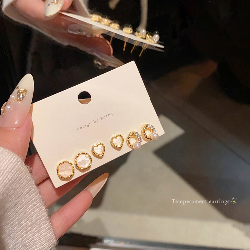 925 Silver Needle Simple and small heart-shaped circle stud earrings, ins trendy ear piercing Set earrings, sweet student earrings full figure