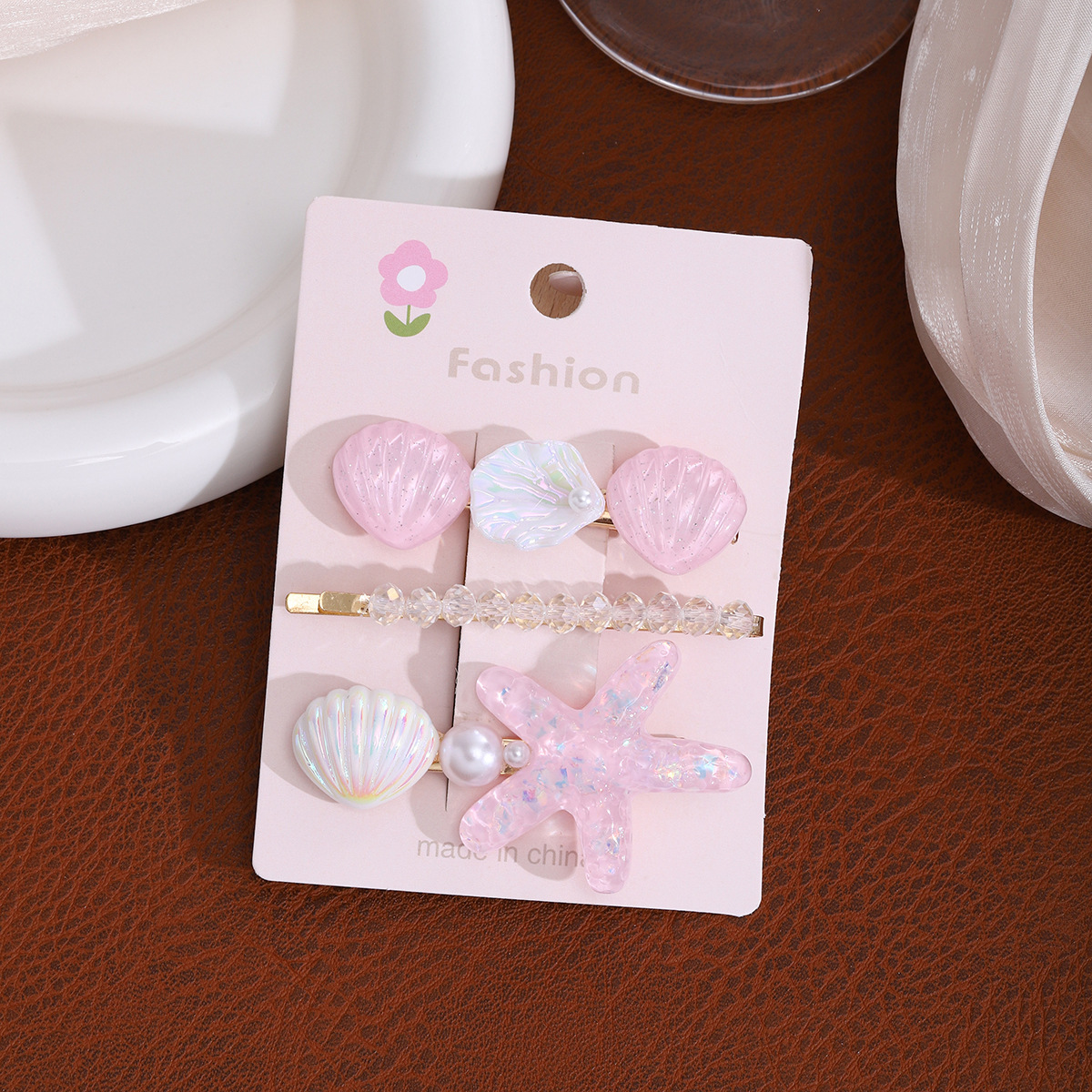 Summer ocean starfish shell hair clips, cute children's hair clips, duckbill clips, pearl hair accessories, headwear, hair clips for kids Application Scenario