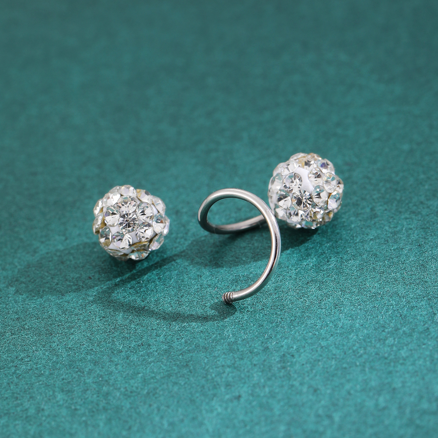 Shambhala earrings, full diamond round ball spiral simple earrings, screw earrings, women's niche design, high-end earrings for women Application Scenario