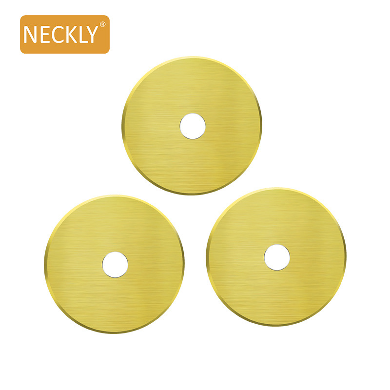 Factory direct sales of golden 28mm, 45mm and 60mm hand-cut paper small round knives, fabric splicing roller knives and rotating wheel fabric knives Application Scenario