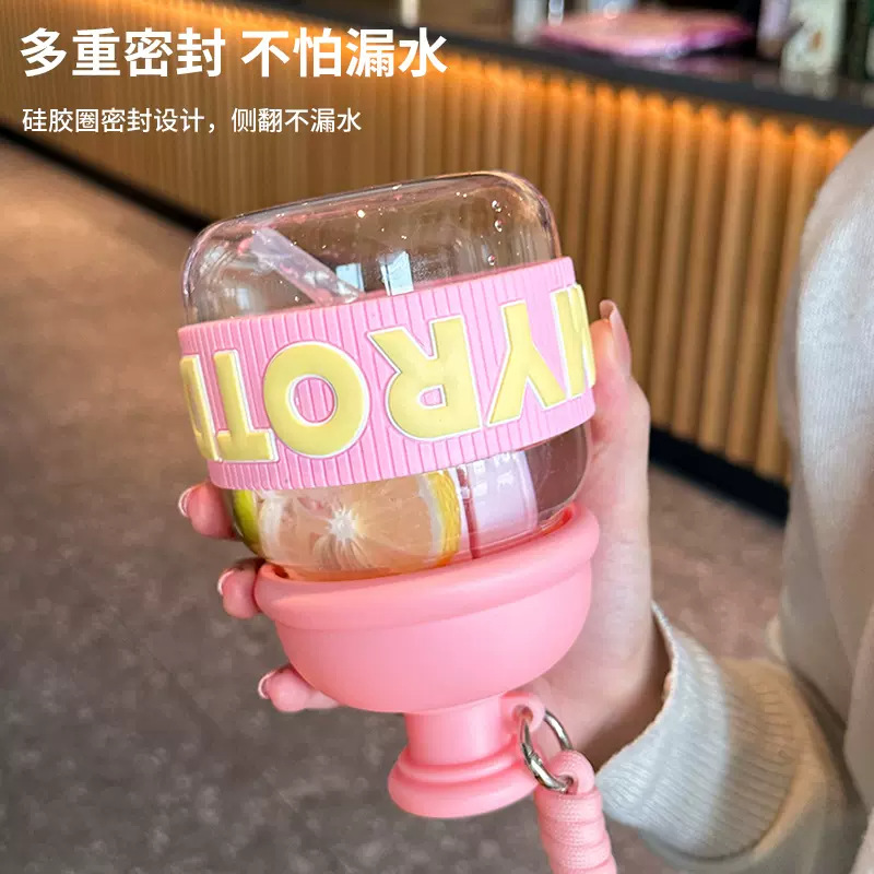Summer tea brewing glass cup, large-capacity, big-belted water cup, heat-resistant for girls, high appearance level for couples, straw cup Application Scenario