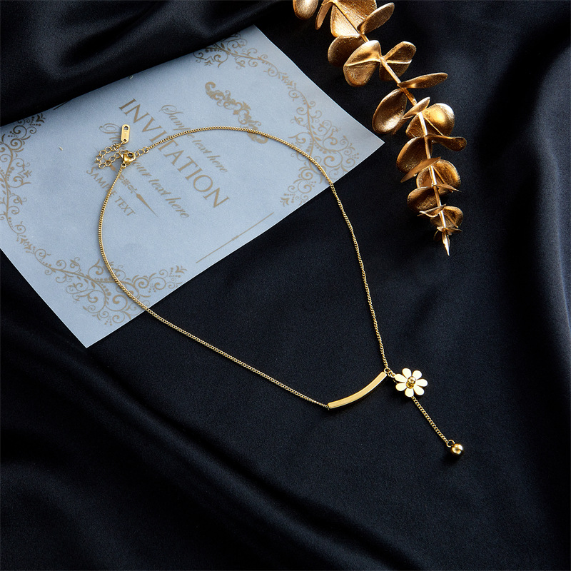 European and American fashion, simple and niche, long smooth flower tassel gold bead pendant titanium steel jewelry, cold style necklace details Picture