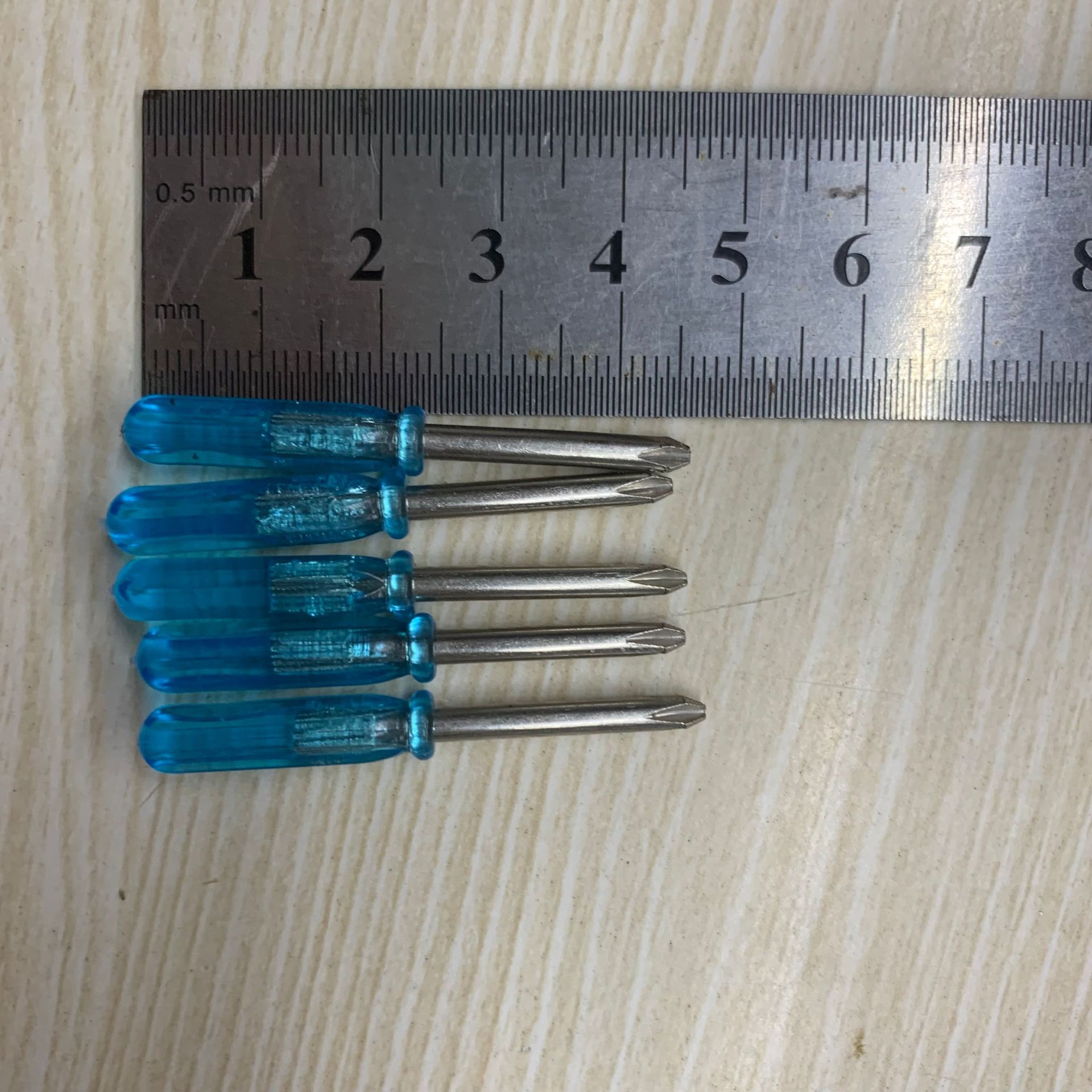 Crystal blue screwdriver handle, 45mm in length, mini screwdriver, mobile phone repair tool, toy delivery Item Picture